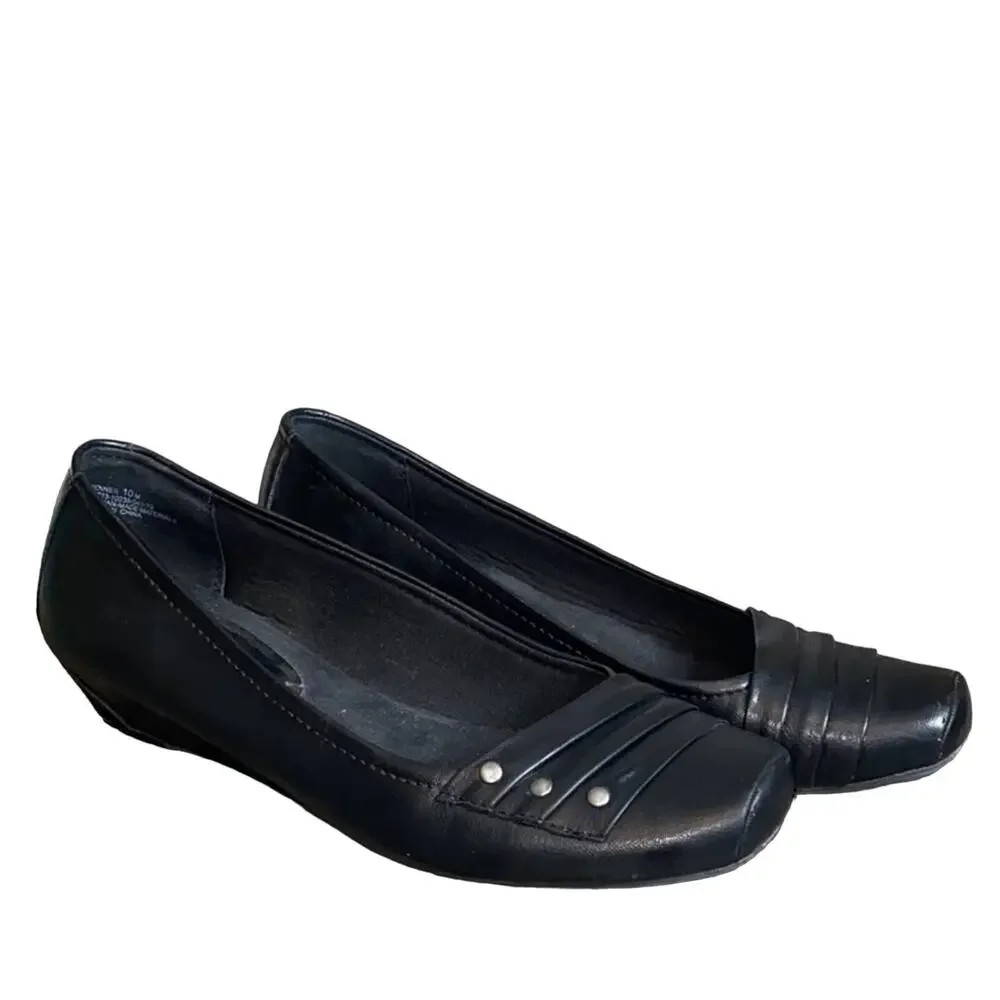 Yuu Renner Black Slip On Wedges 10M